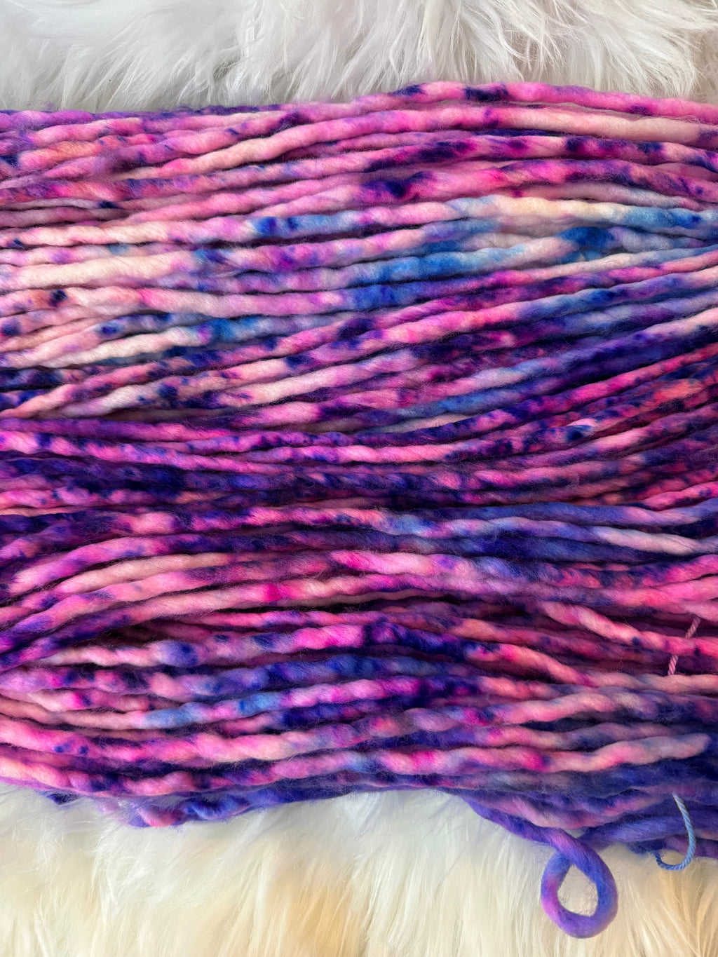 SUPER BULKY 98yds- Liquid Prism