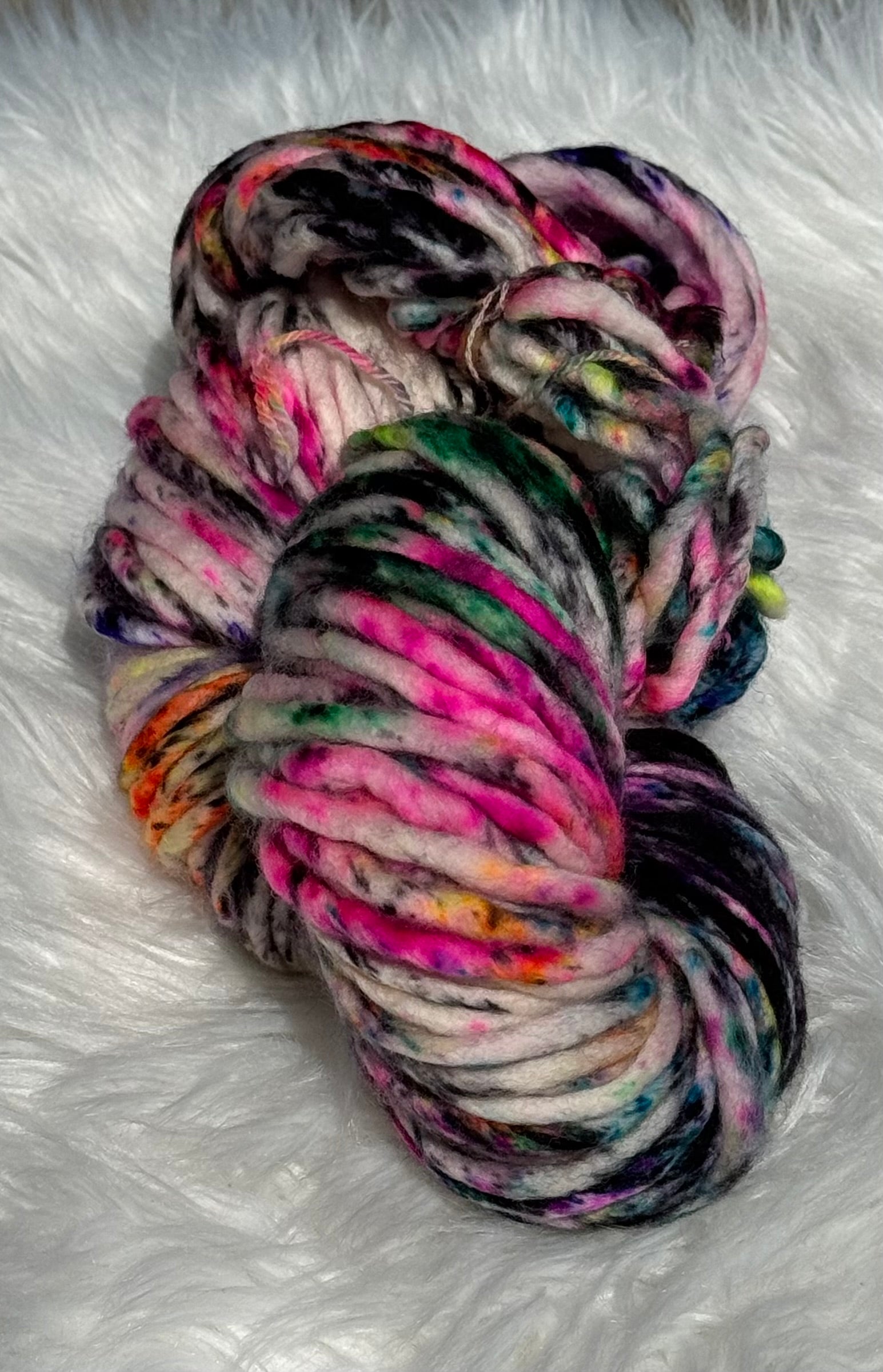 Super Bulky 98 Yds- Neon Noir