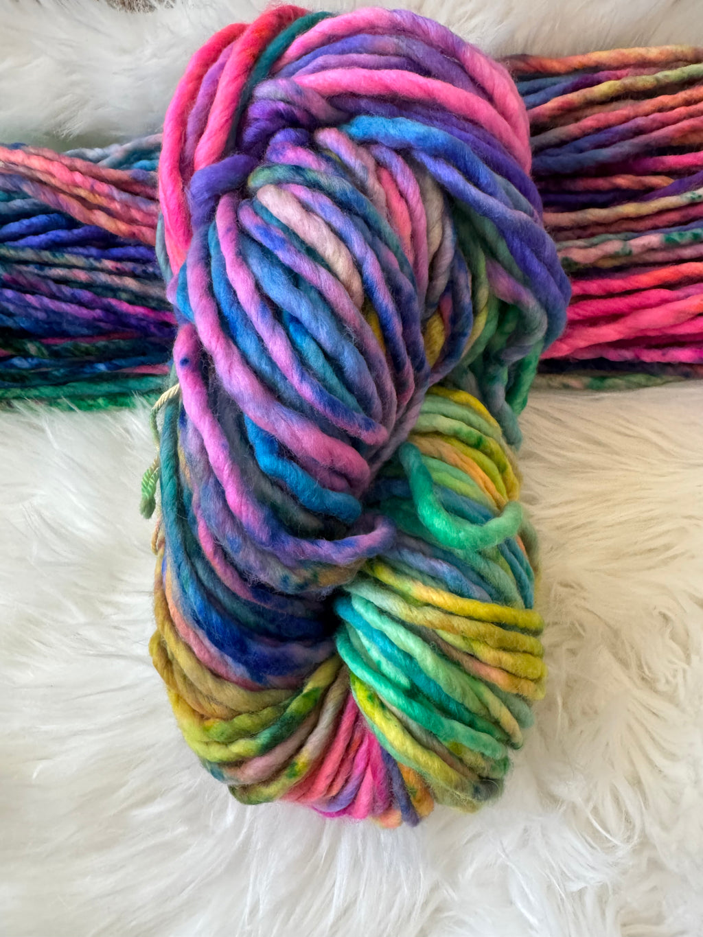 Super Bulky 98 yds- Electric Lagoon