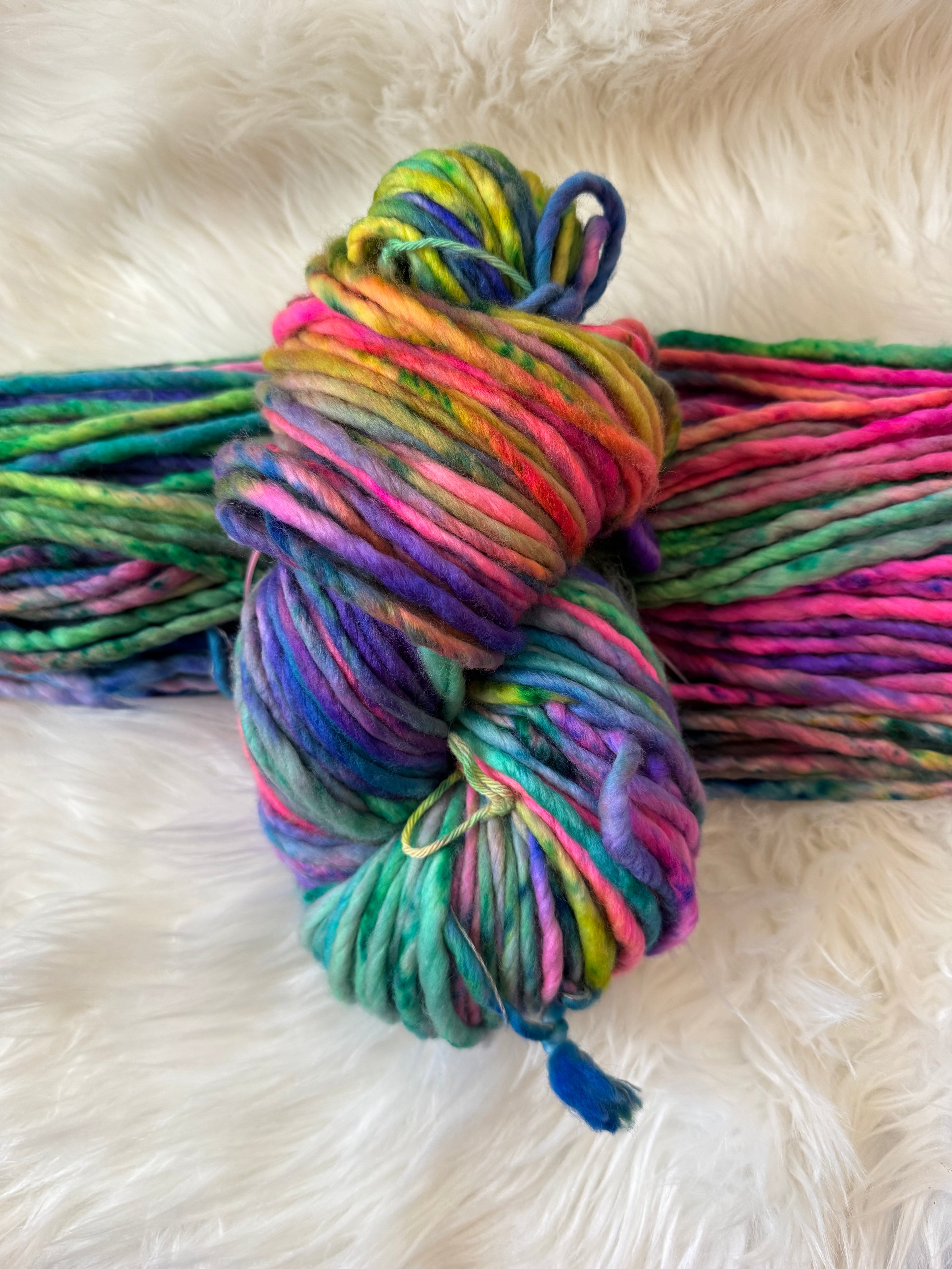 Super Bulky 98 yds- Electric Lagoon