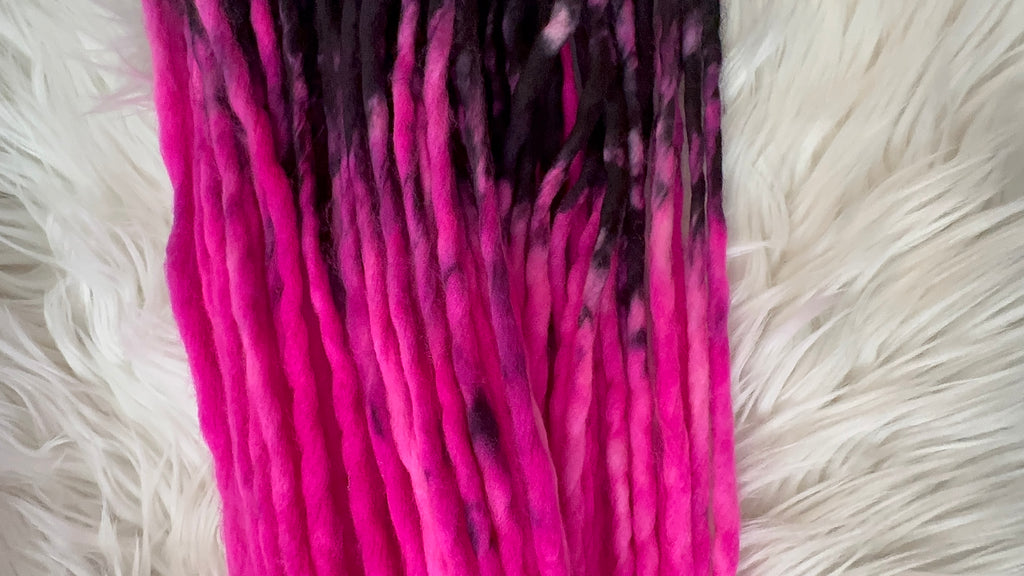 Super Bulky 98 yds- Pink After Dark