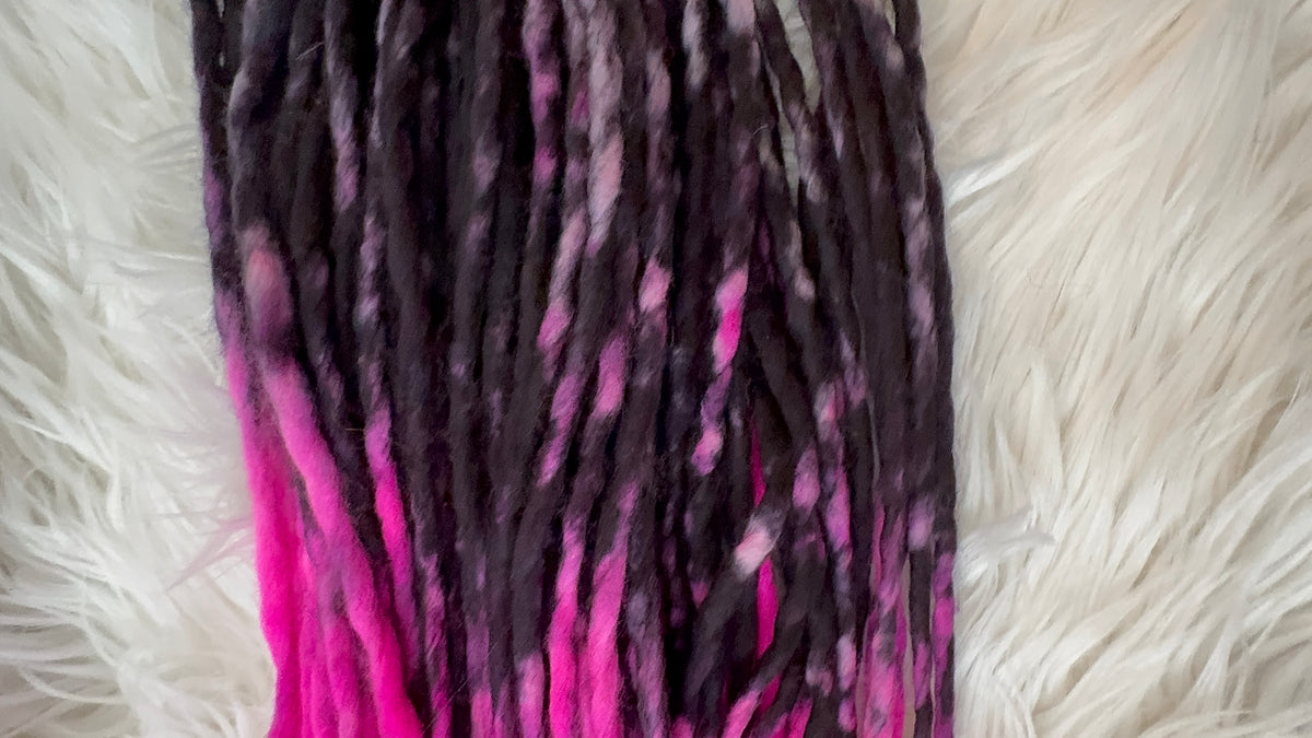 Super Bulky 98 yds- Pink After Dark