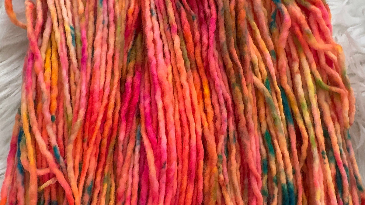 Light Bulky 109 yds- Tropical Moonset