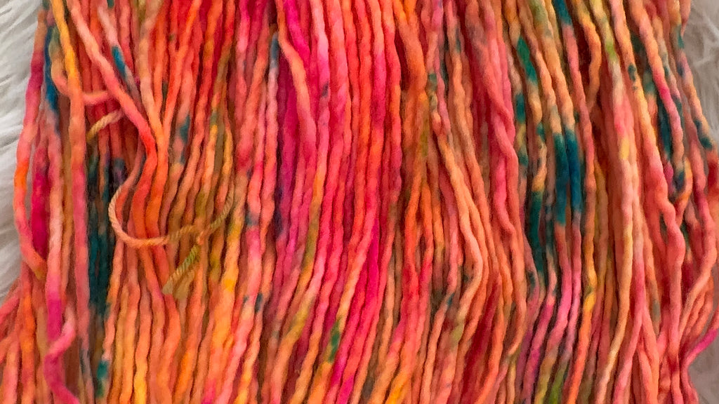 Light Bulky 109 yds- Tropical Moonset