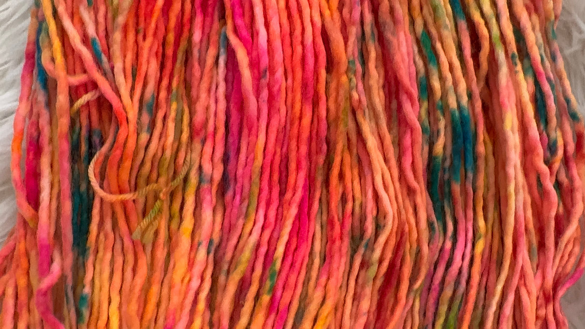 Light Bulky 109 yds- Tropical Moonset