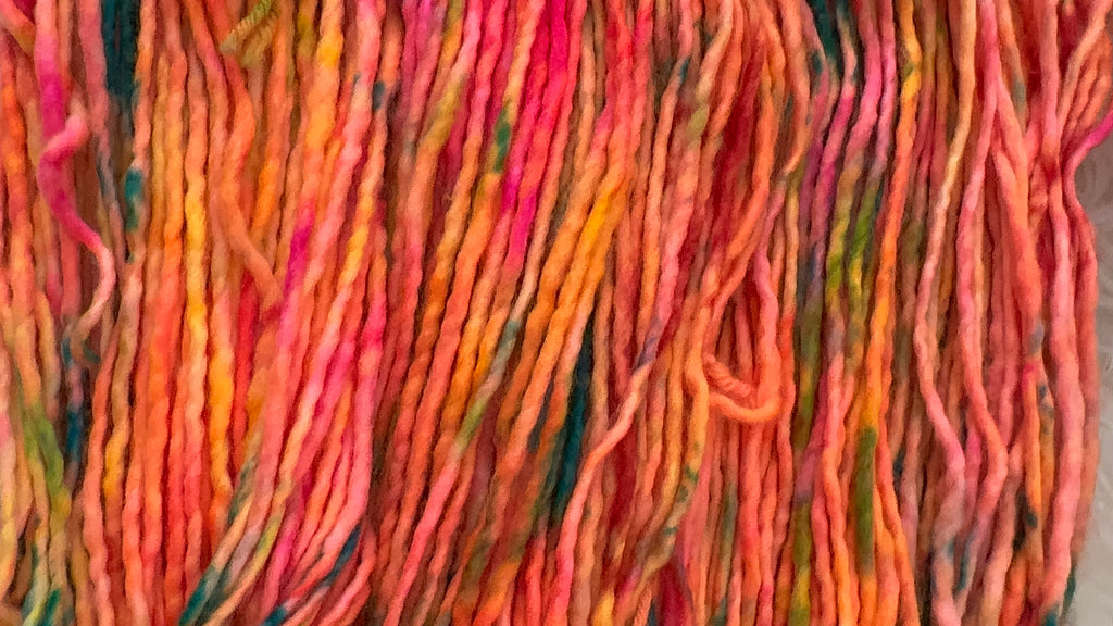 Light Bulky 109 yds- Tropical Moonset