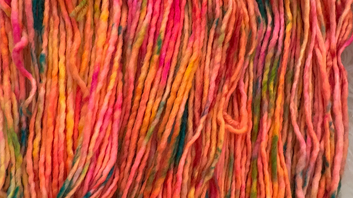 Light Bulky 109 yds- Tropical Moonset
