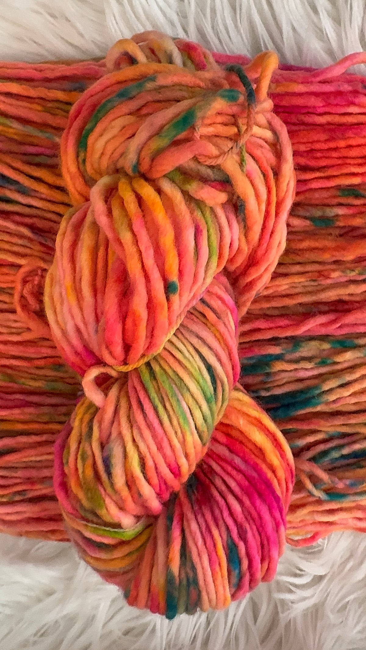 Light Bulky 109 yds- Tropical Moonset
